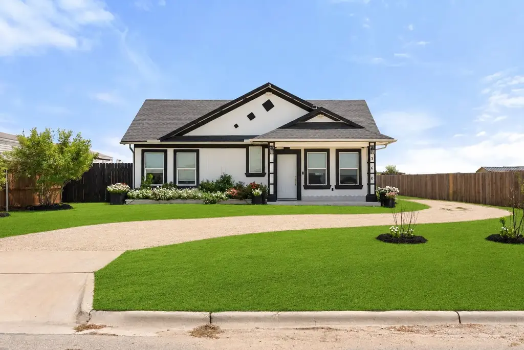 360 Vaquero Lane, Kyle