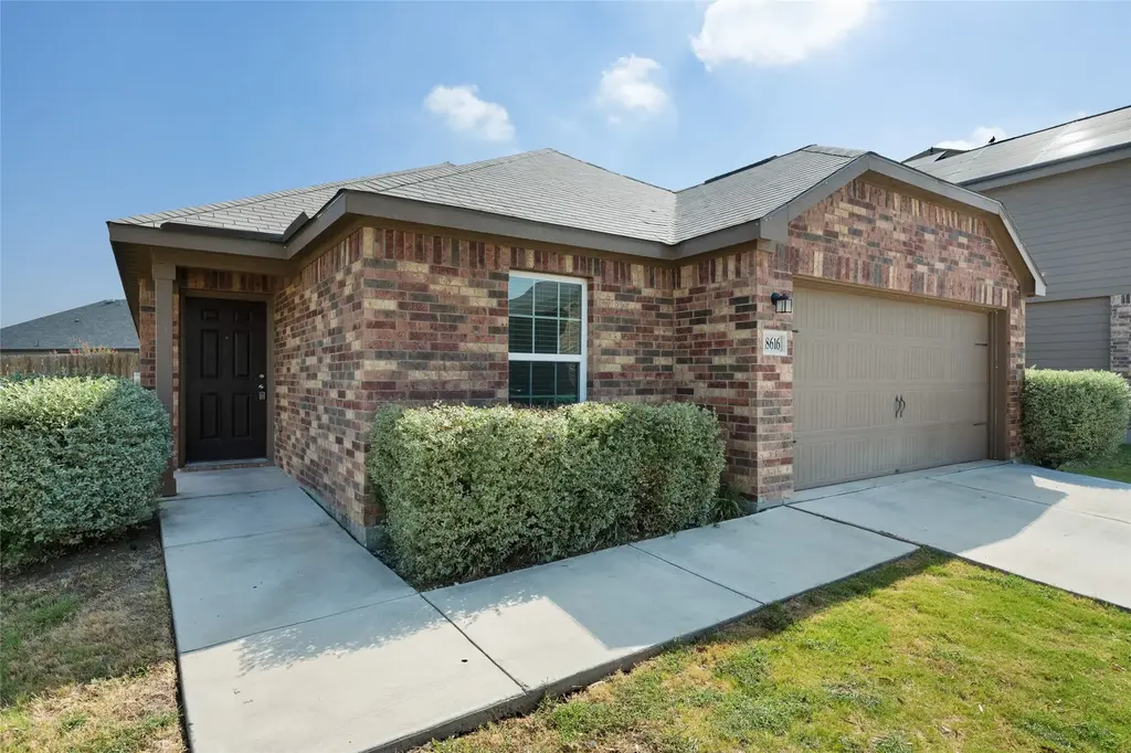 18616 Speculator Lane, Elgin