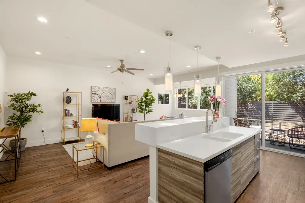 604 N Bluff Drive 148, Austin
