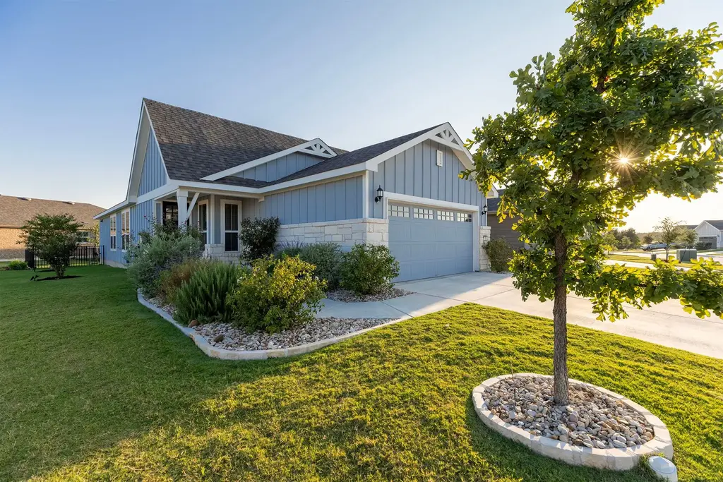 101 Bristol Cove, Georgetown