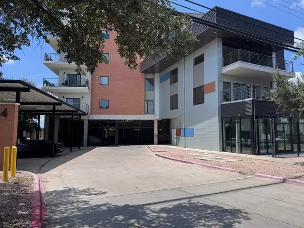 6444 Burnet Road 201, Austin