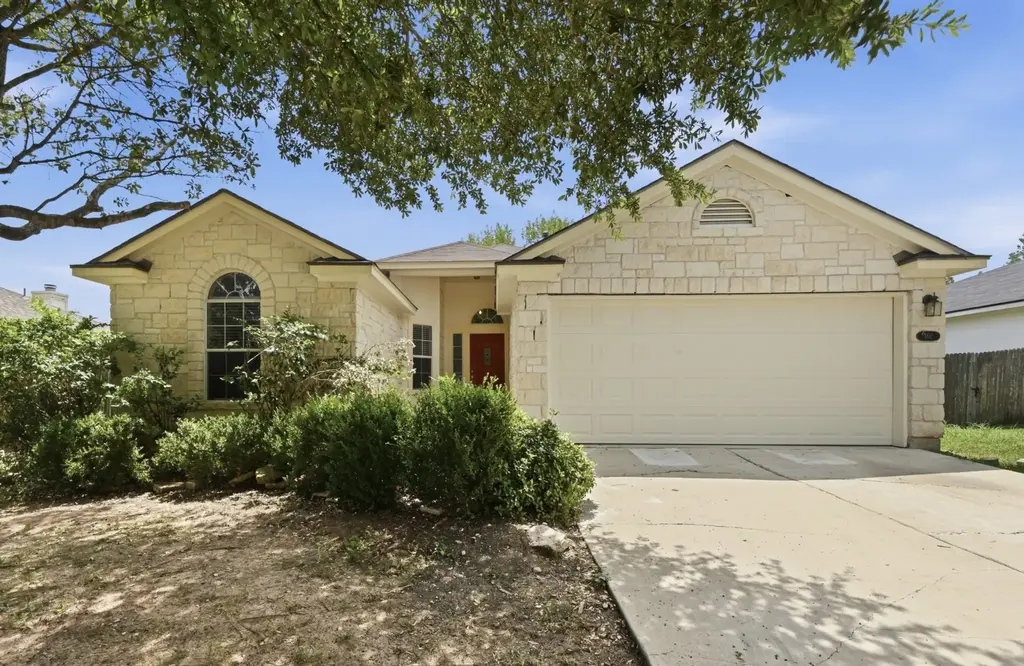 160 Atlantis, Kyle