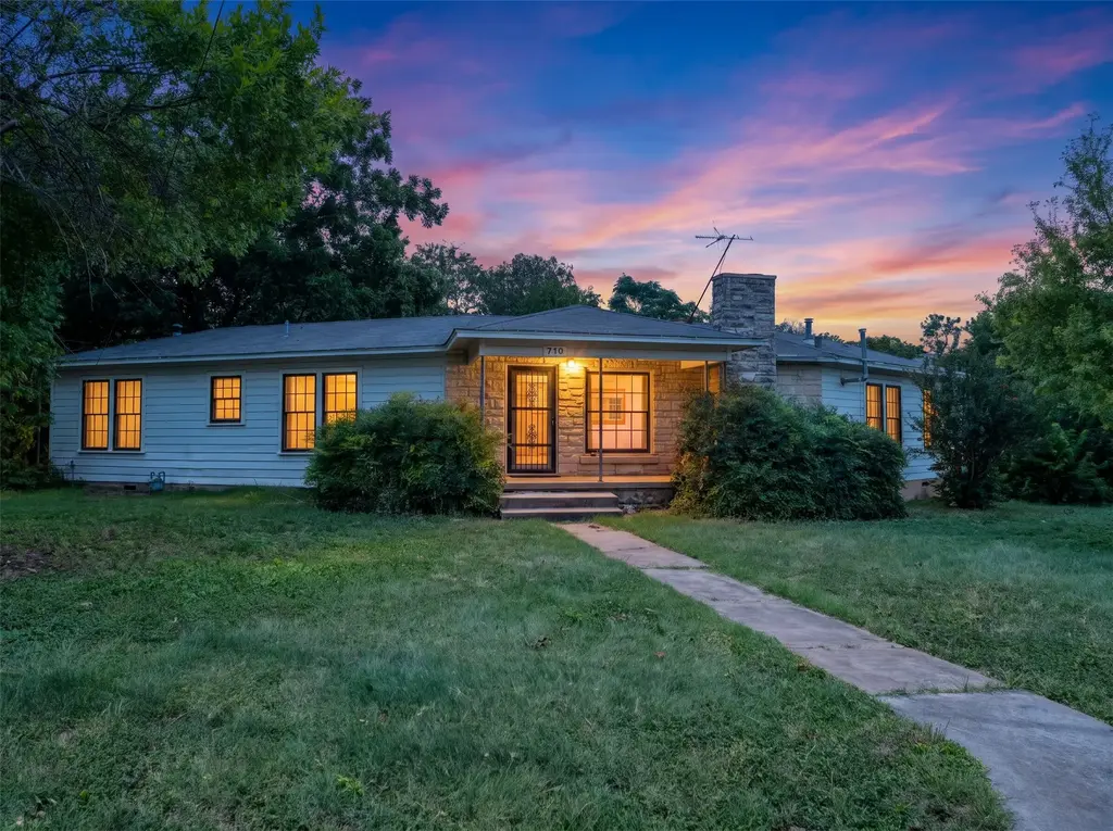 710 E Austin Avenue, Round Rock