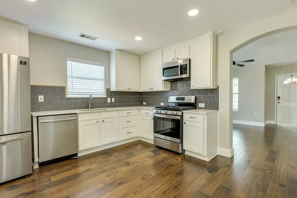 5900 Pinon Vista Drive, Austin