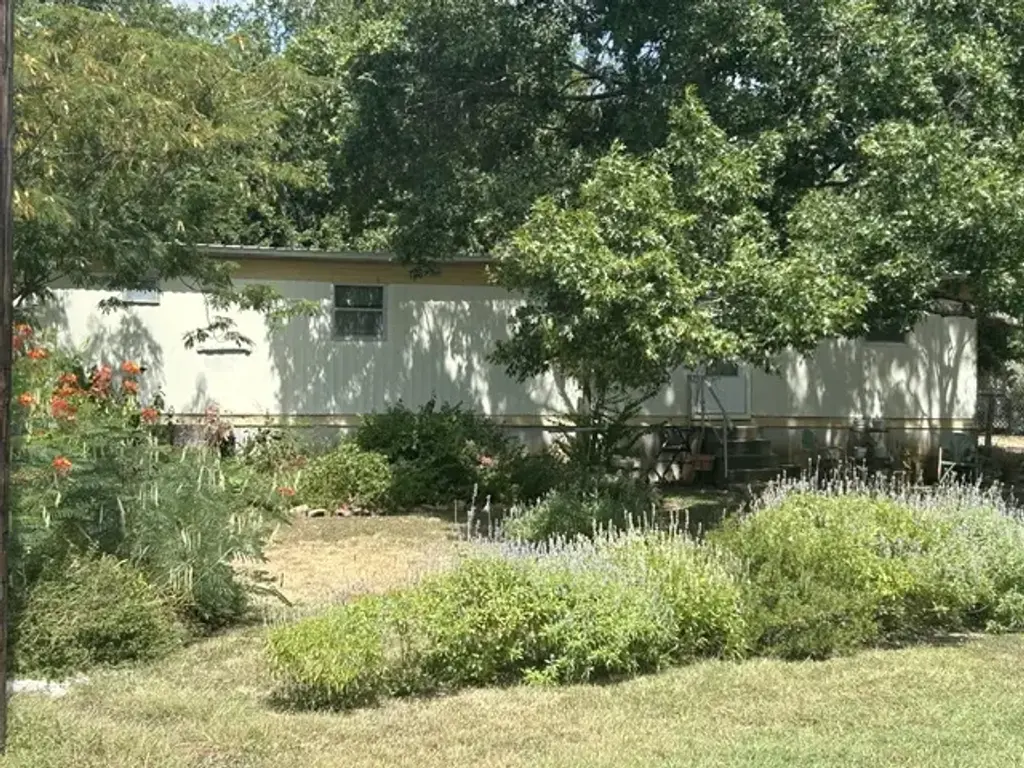 105 Elizabeth Drive, Spicewood