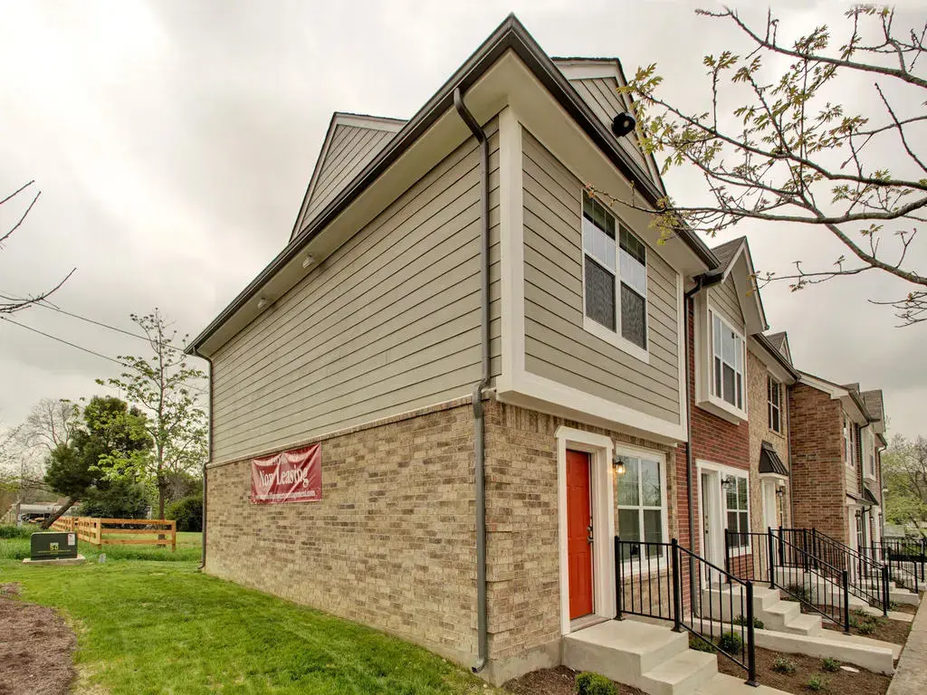 202 S College Street 14, Georgetown
