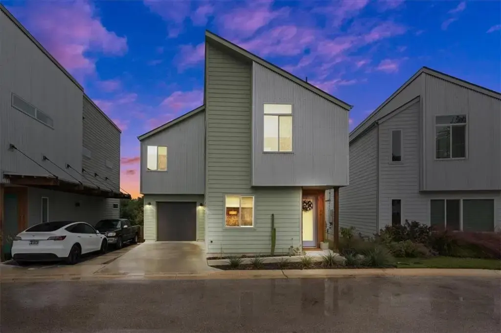 801 N Bluff Drive 18, Austin