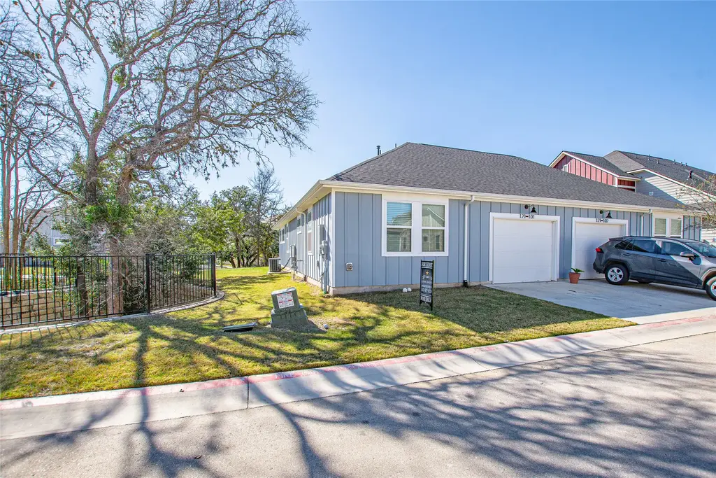 121 Lafitte Drive 101, San Marcos