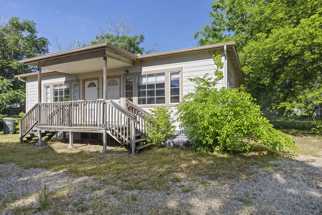 108 W Austin Street B, Kyle