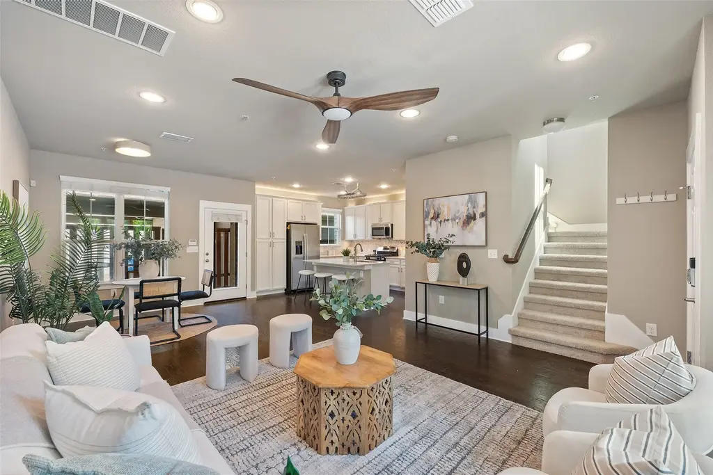 7704 Easy Wind Drive, Austin