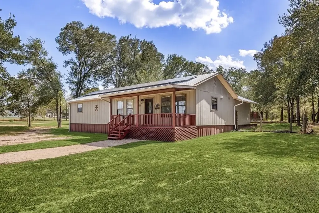 195 Branding Iron Trail, Lockhart