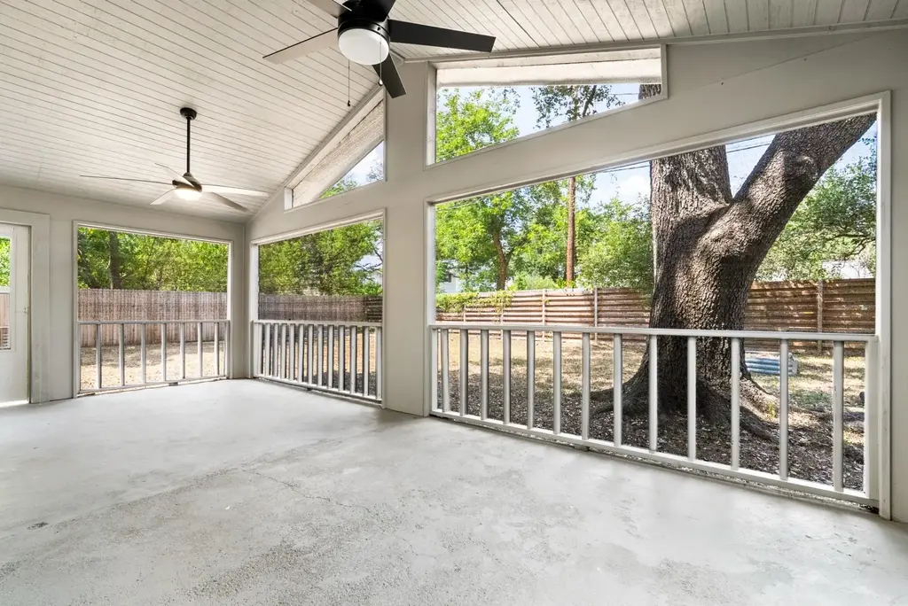 2600 Rogge Lane, Austin