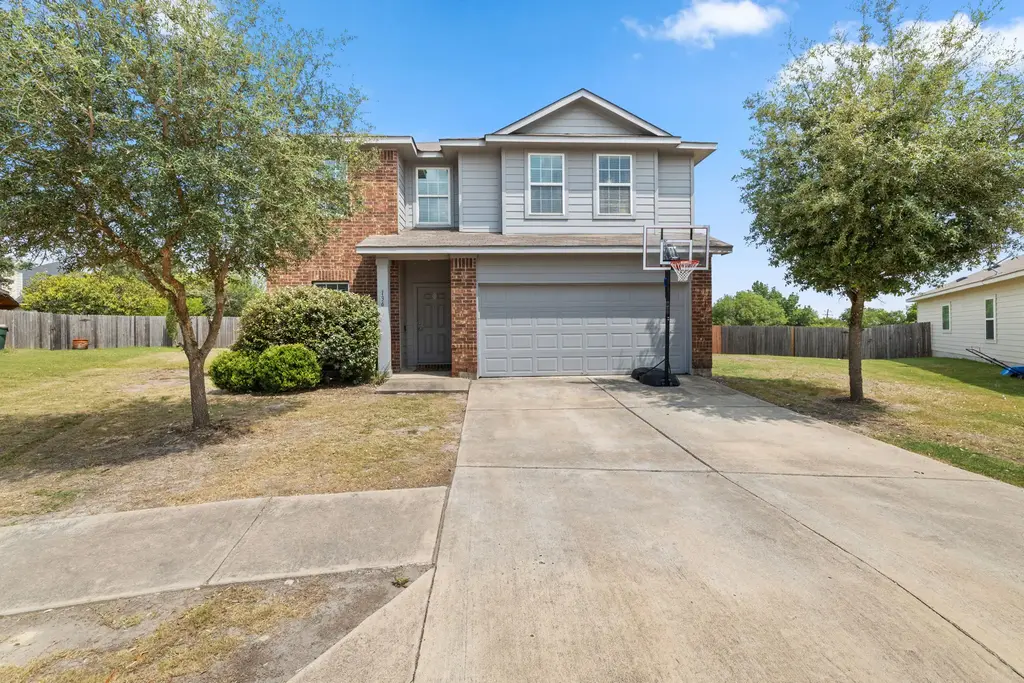 136 Charing Cove, Kyle