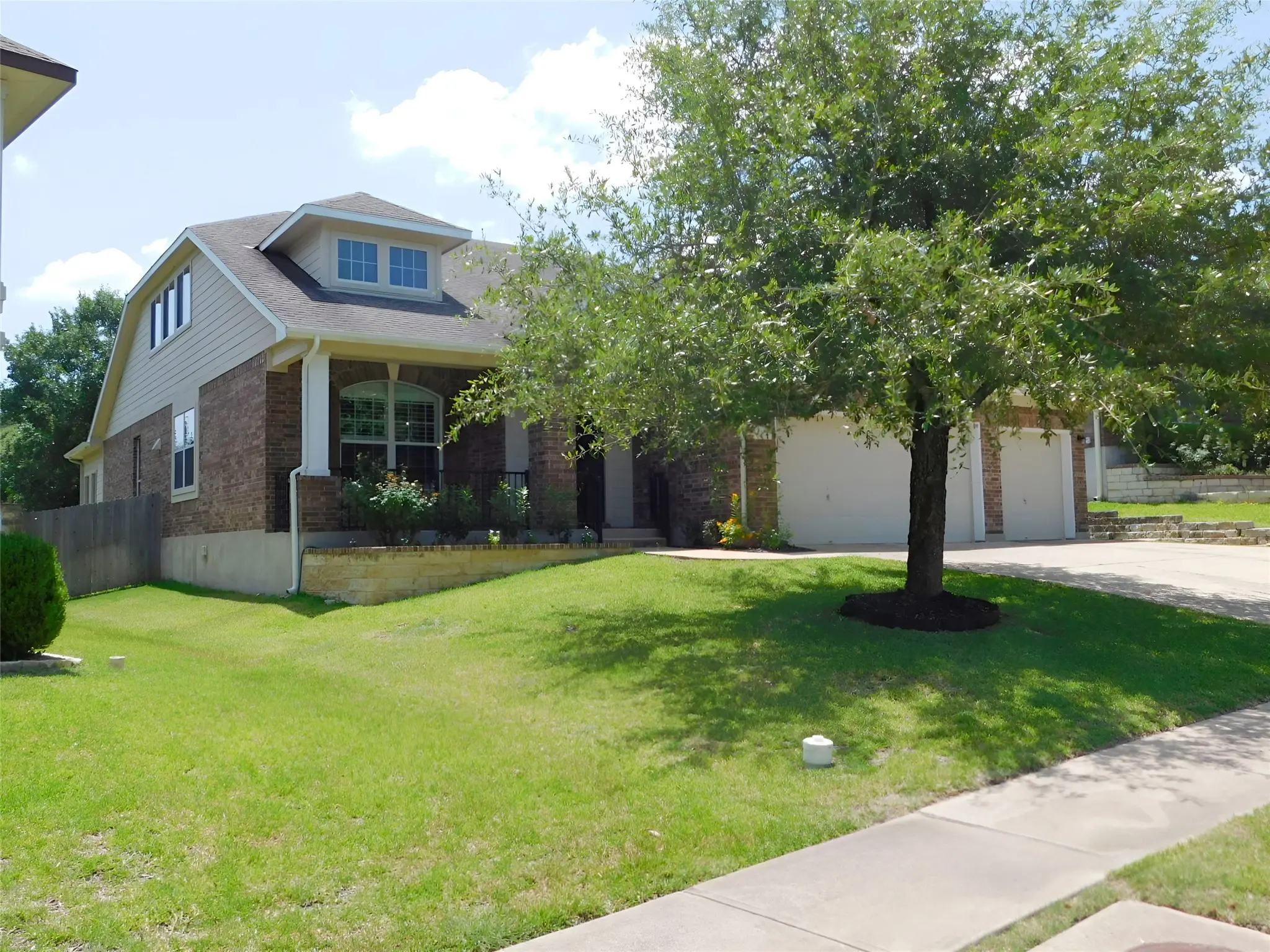Photo of Listing #2655311