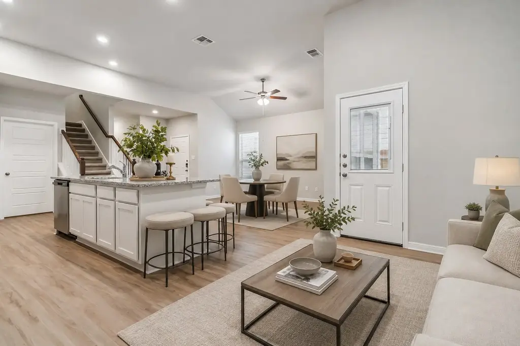 101 Gunner Road, Buda