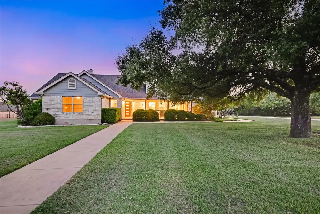 106 Lakeview Lane, Georgetown