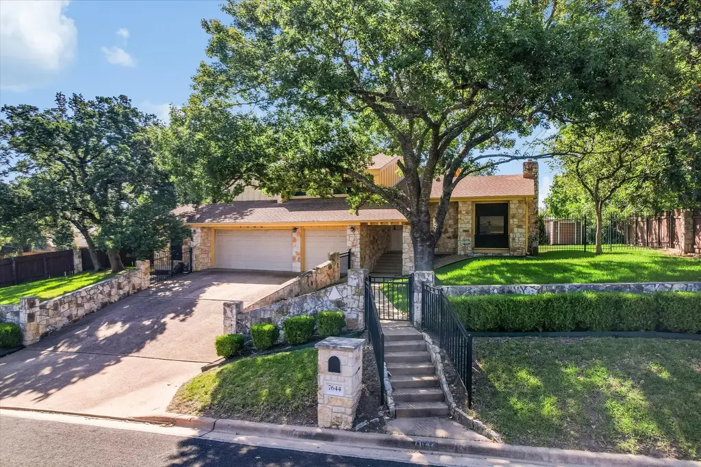 7644 Parkview Circle, Austin