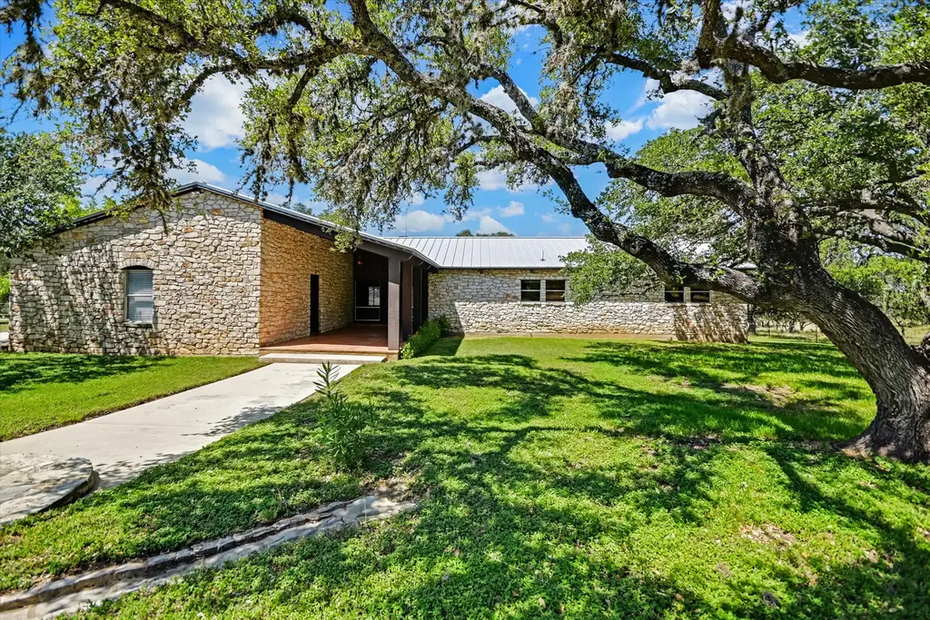 3900 Fm 2325, Wimberley