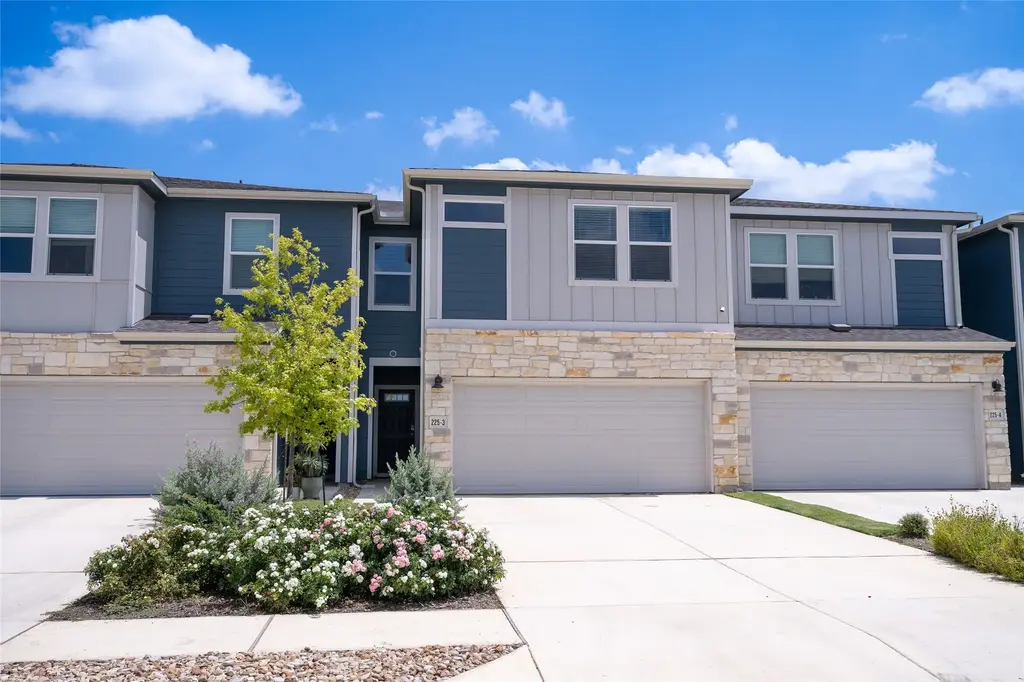 225 Texas Agate Drive 3, Kyle