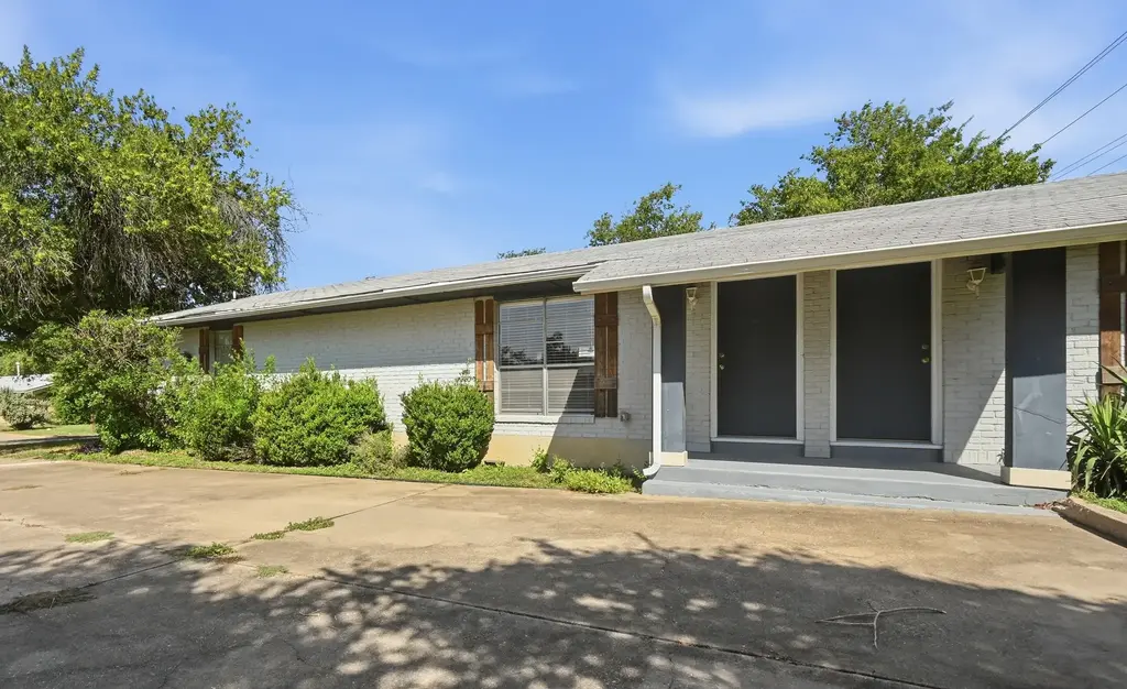 2712 Saint Edwards Circle A, Austin