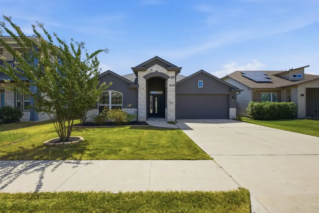 9917 Becoming Street, Manor