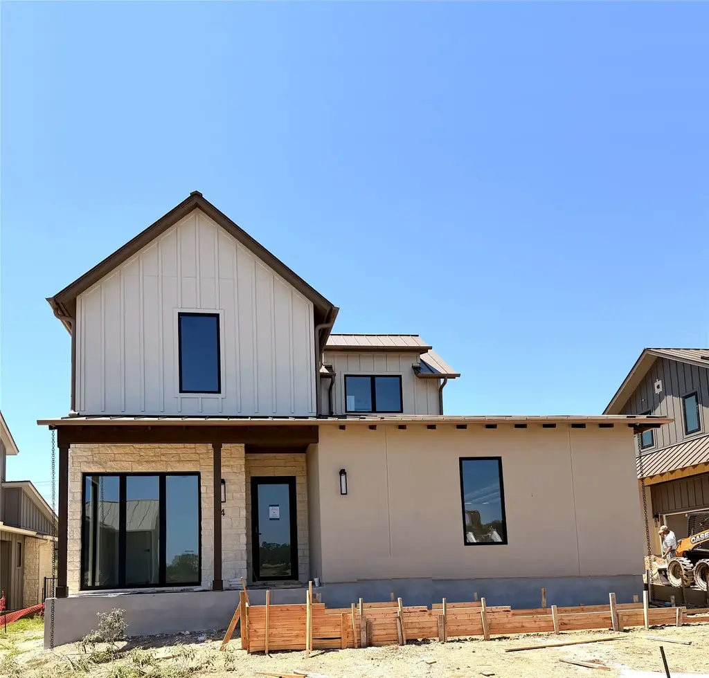711 N Paleface Ranch Road 4, Spicewood