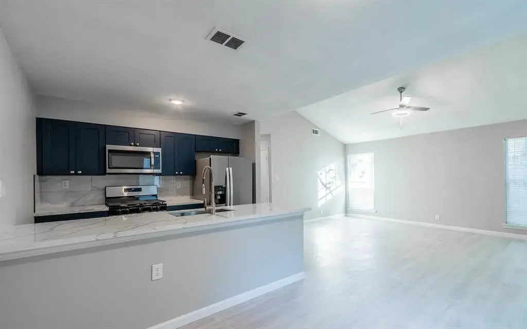 915 Sirocco Drive B, Austin