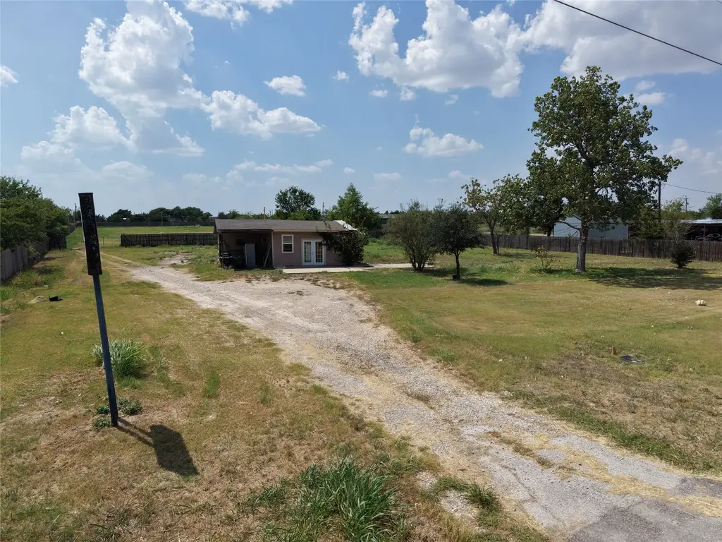 20112 Fm 973 N, Coupland