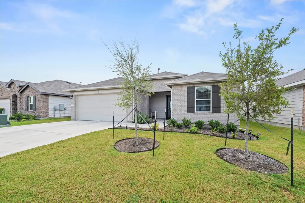 14005 Carper Drive, Manor