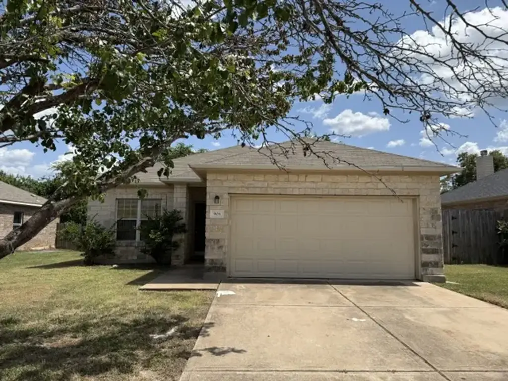 908 North Creek Boulevard, Leander