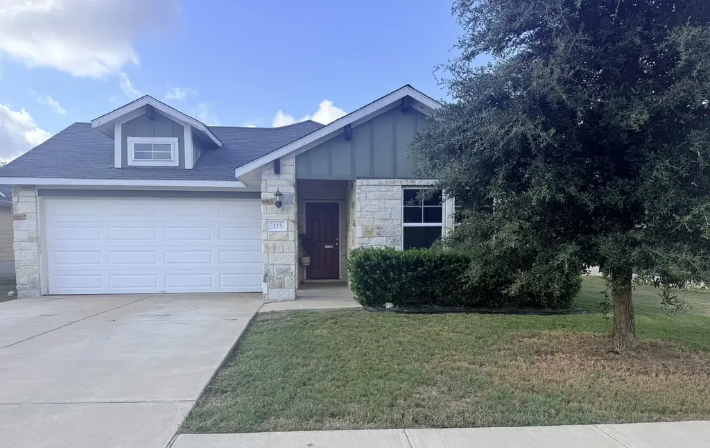 123 Saranac Drive, Elgin