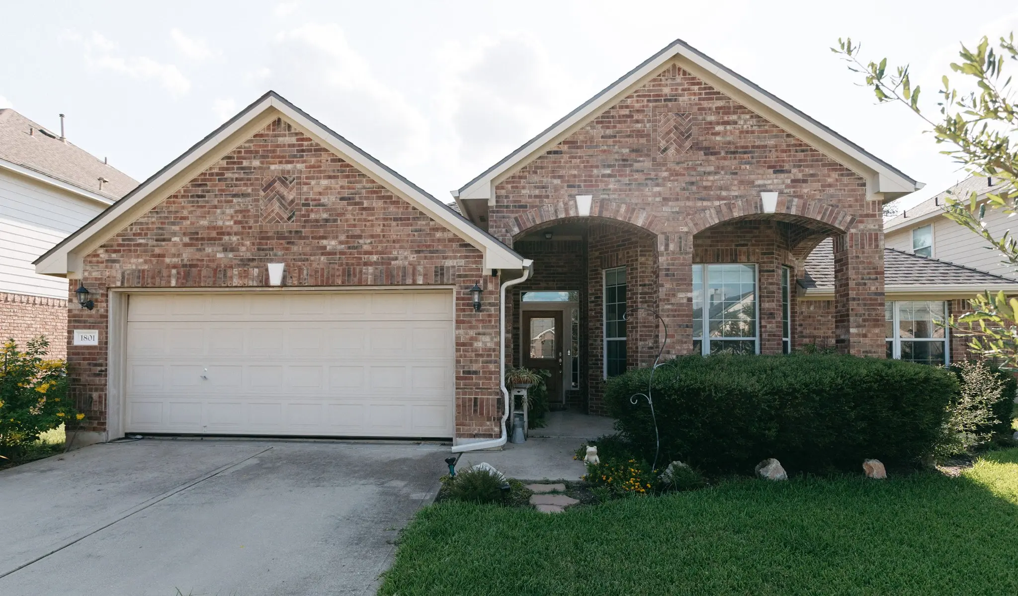 Photo of Listing #9661079
