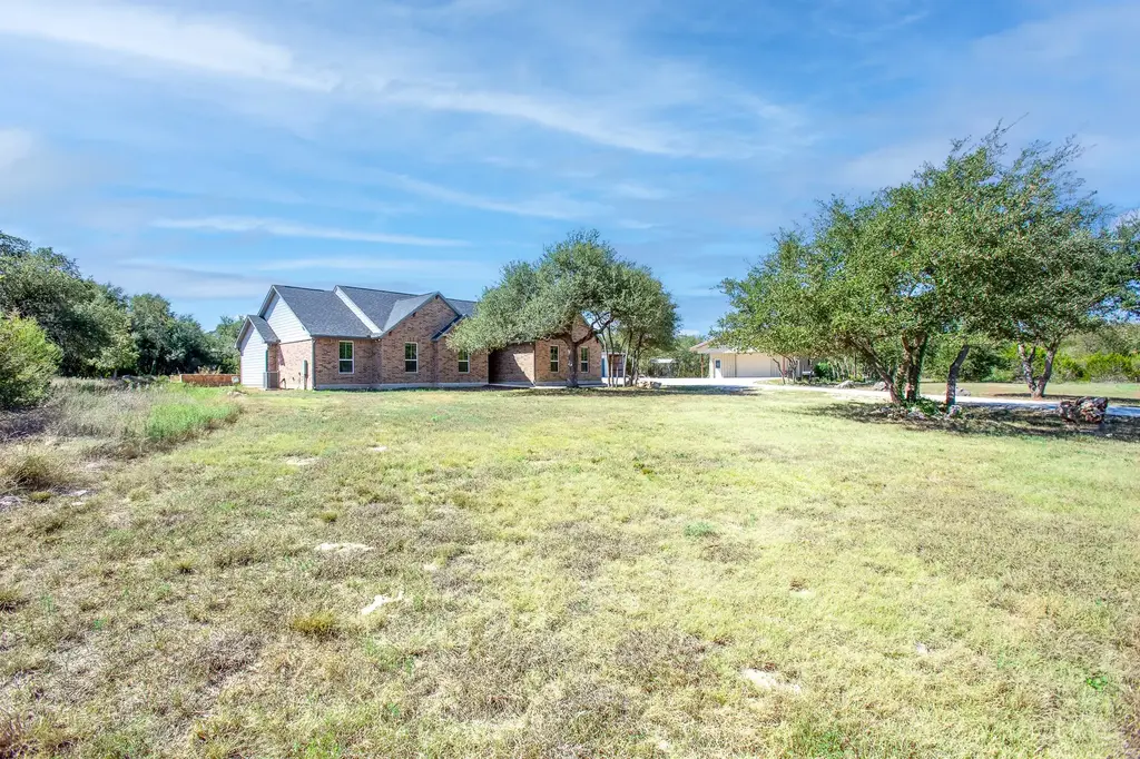 185 Valley Sierra Lane, Driftwood