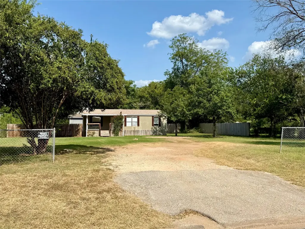2001 Pecan Street, Bastrop