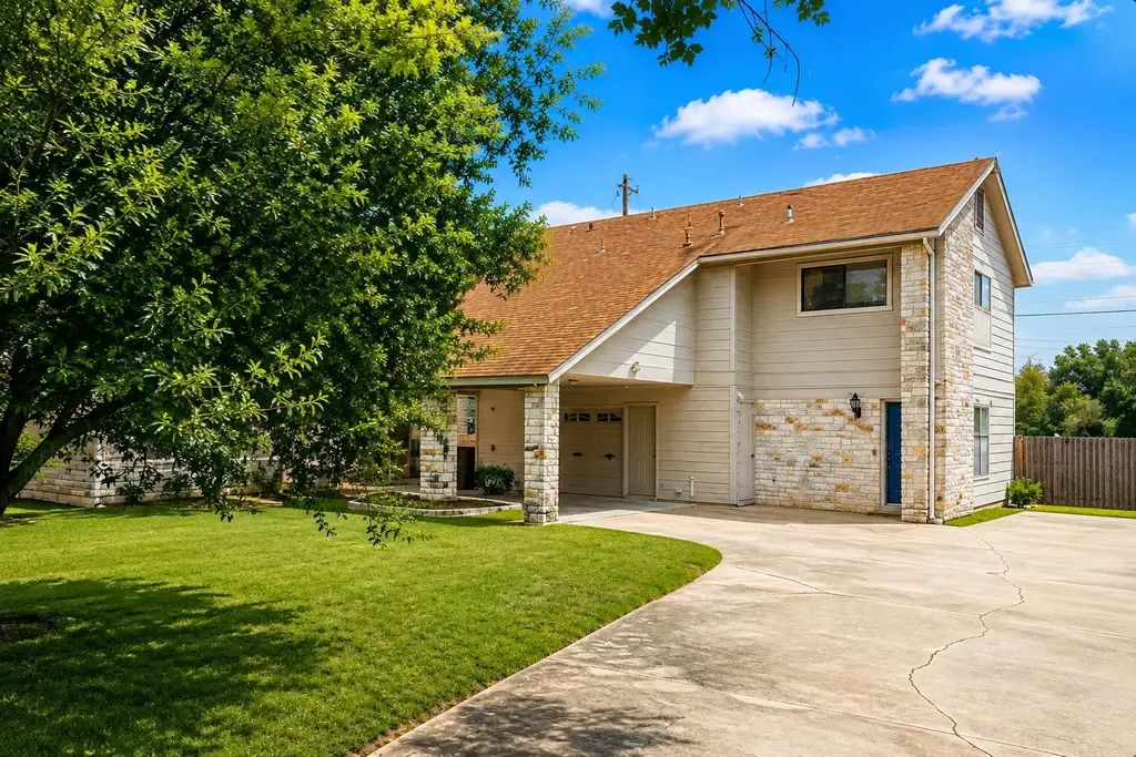 1741/1743 Horseshoe Circle, Round Rock