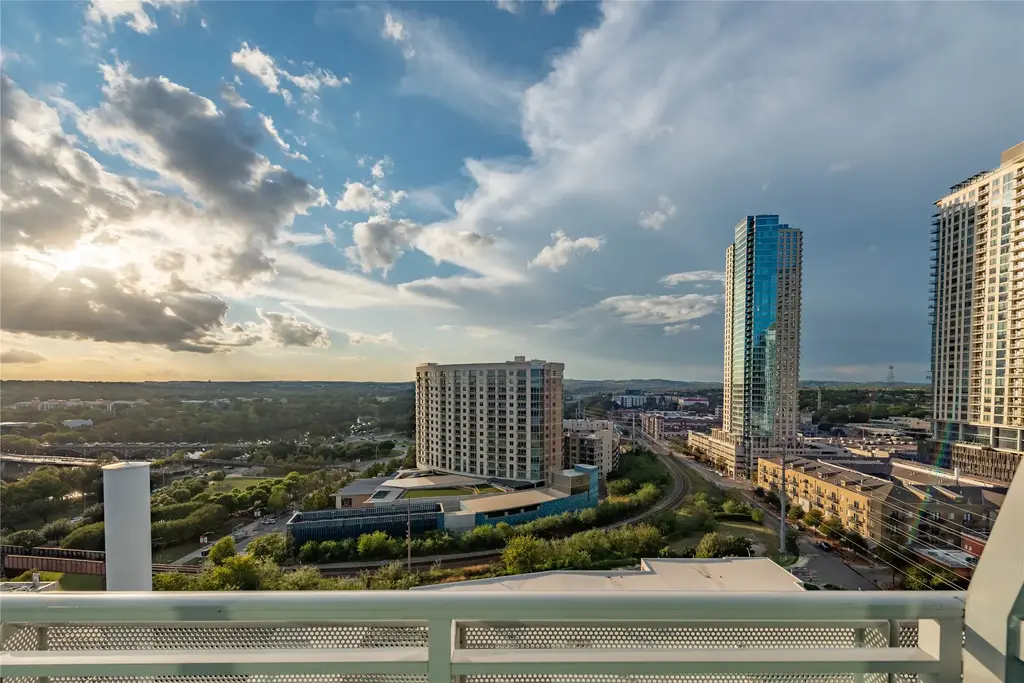 222 West Avenue 1504, Austin