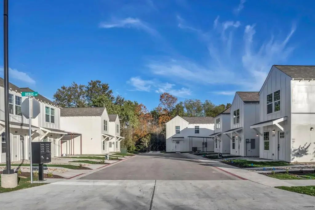 350 Debus Street 124, Taylor