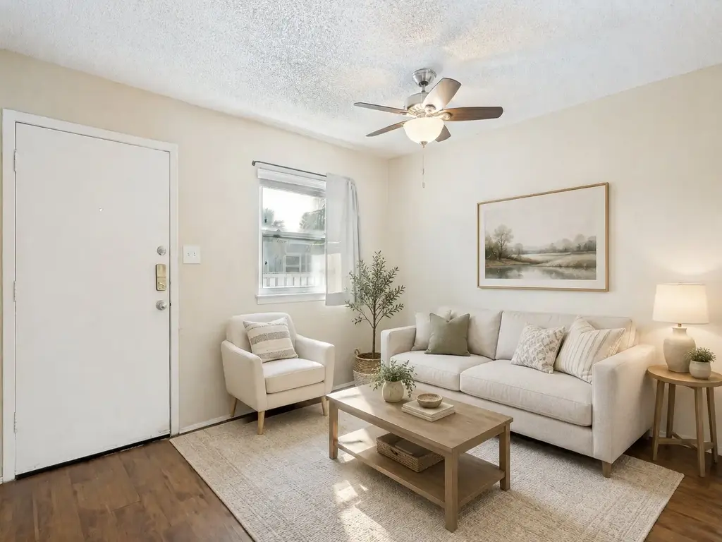 2401 Manor Rd 218, Austin