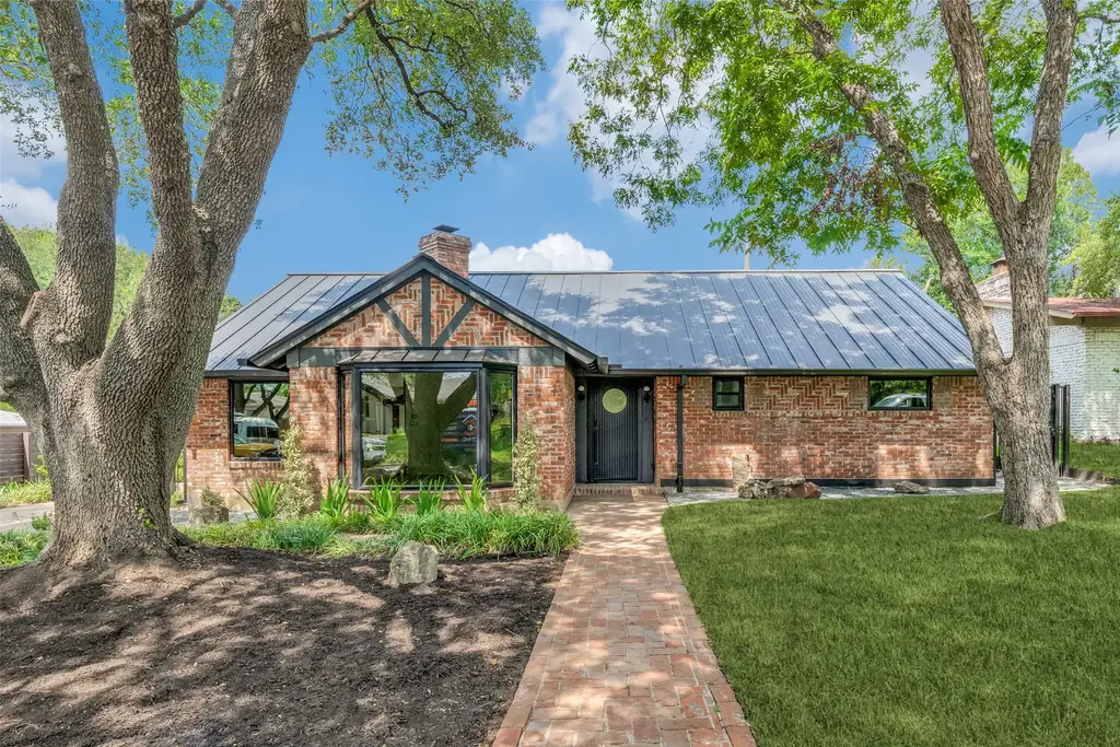 2504 Briargrove Drive, Austin