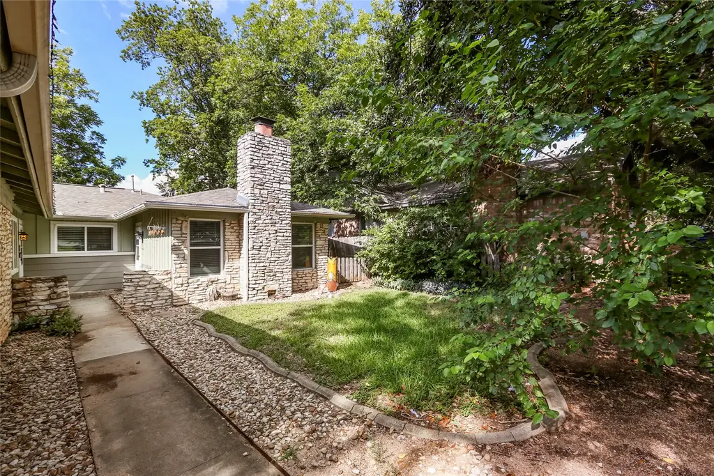 2402 Berkeley Avenue A, Austin