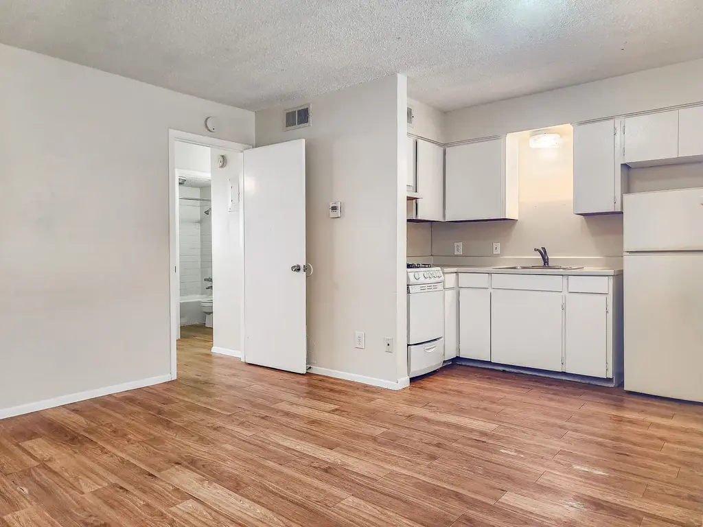 924 E Dean Keeton Street 228, Austin