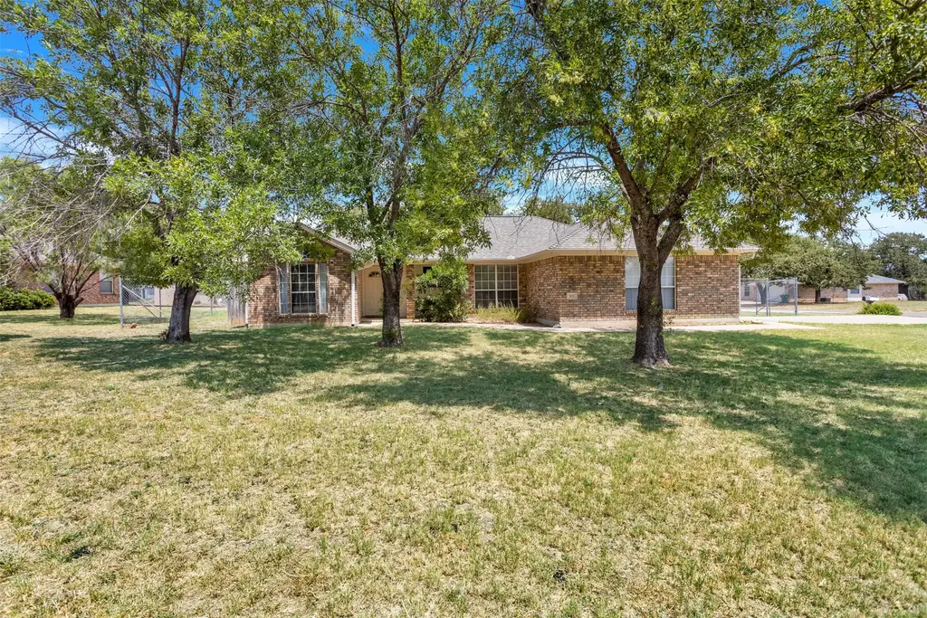 105 County Road 146, Burnet
