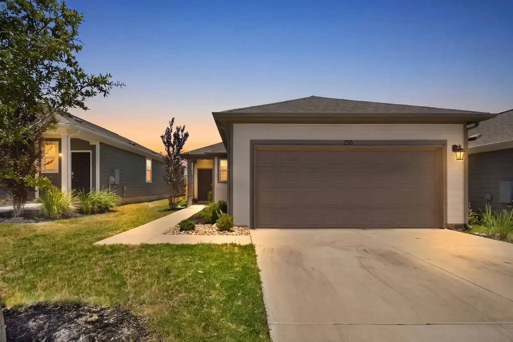 255 Spirit Street, Elgin