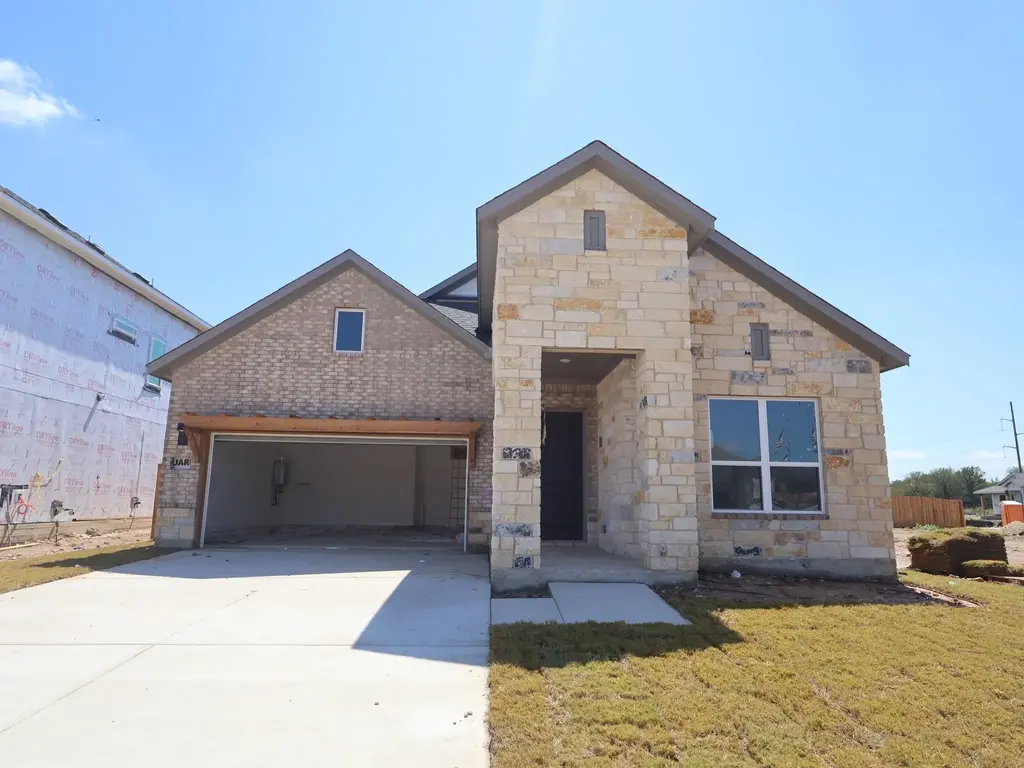 124 Leland Avenue, Buda
