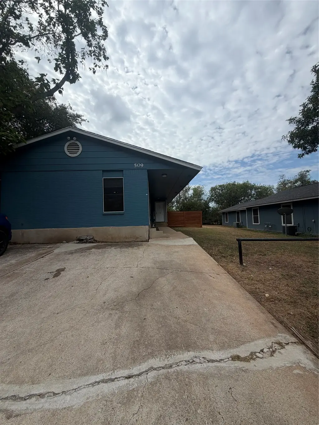 509 Central Avenue B, Elgin