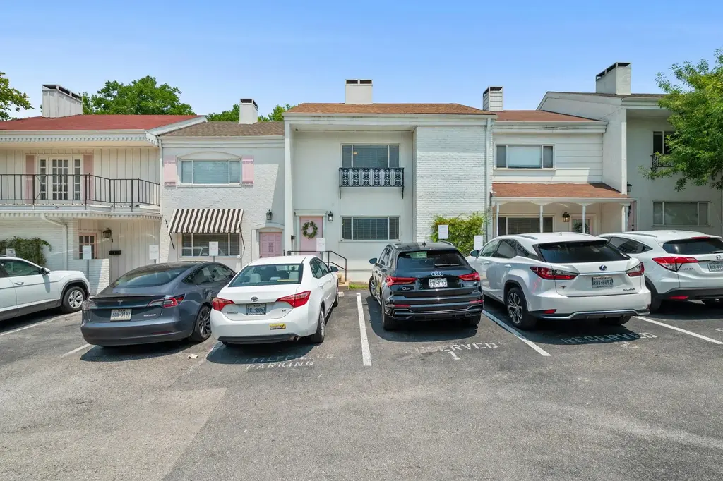 2401 Winsted Lane 2, Austin
