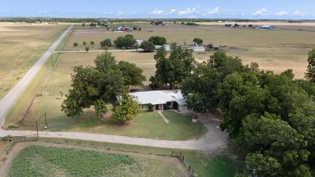 451 County Road 416, Taylor