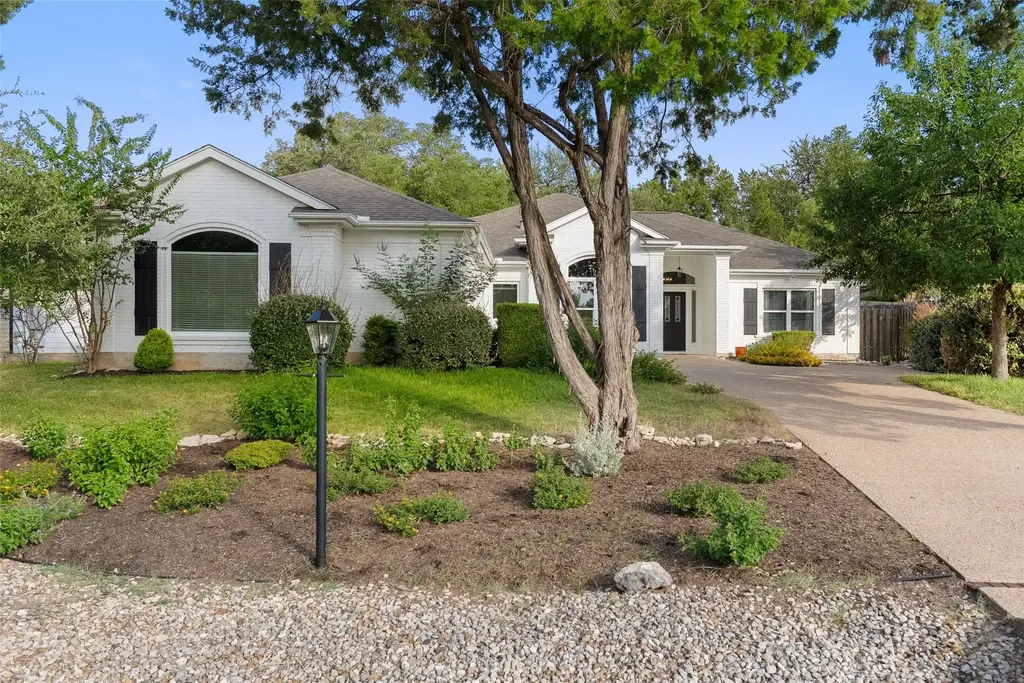 120 Copperleaf Road, Lakeway