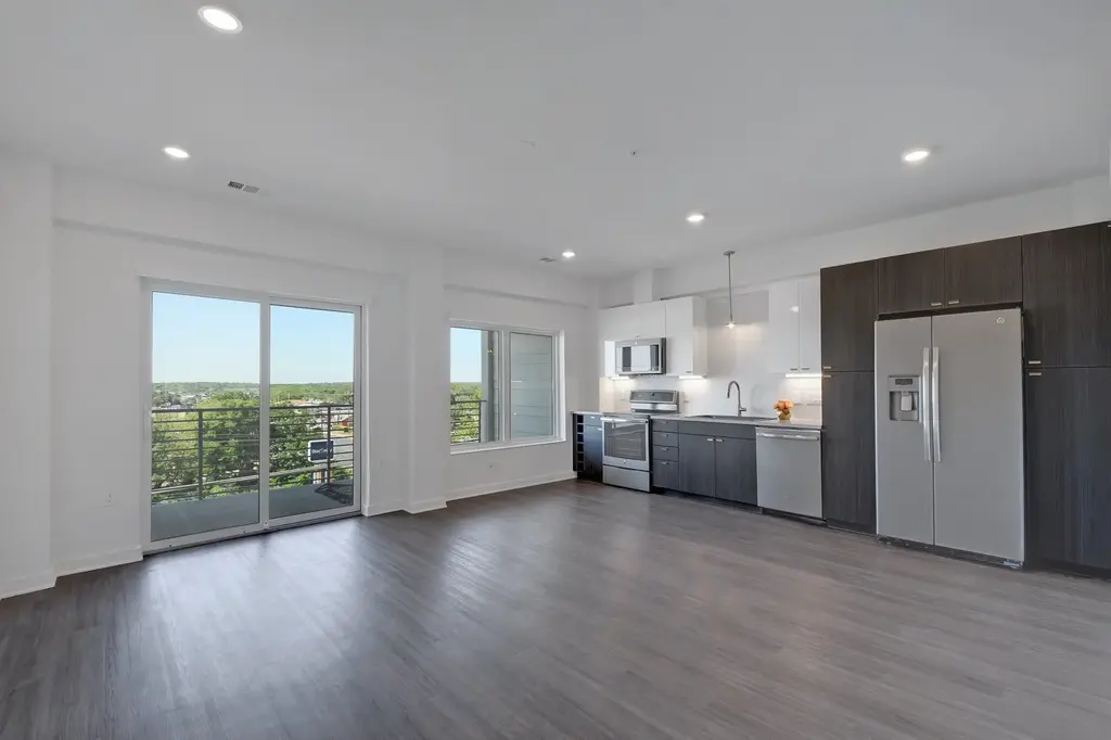 4361 S Congress Avenue 413, Austin