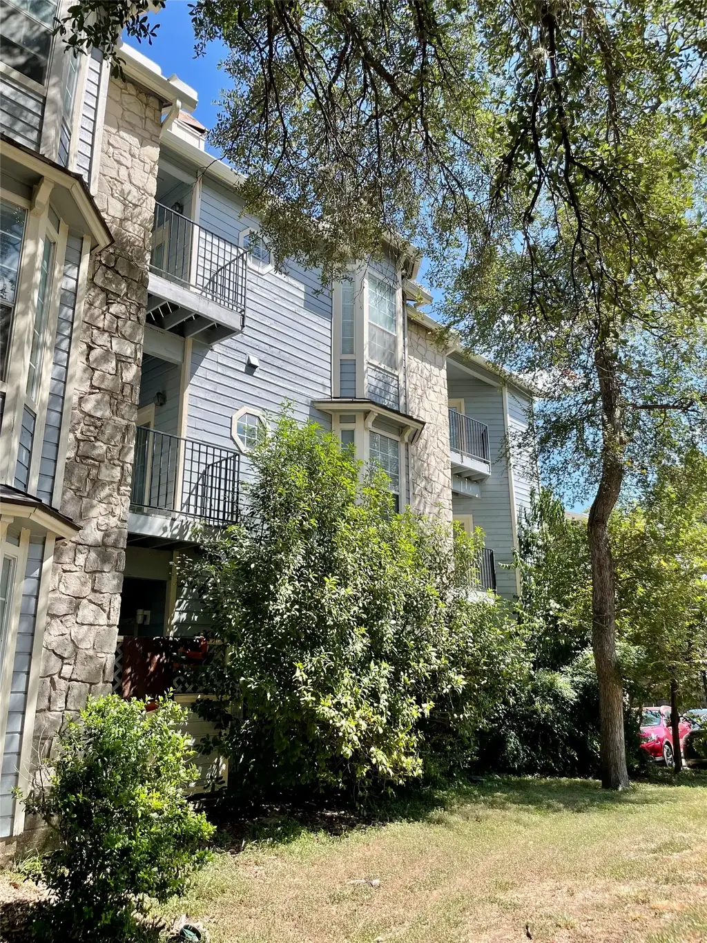 3111 Tom Green Street 302, Austin